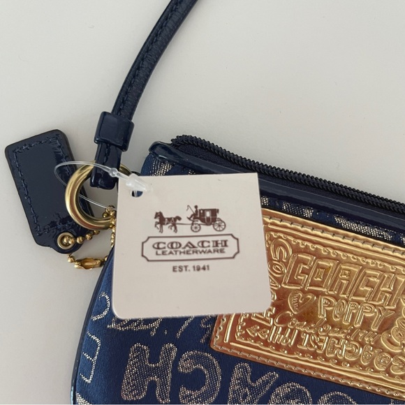 Coach- NWT vintage Poppy Wristlet - Navy/Gold - Picture 4 of 6